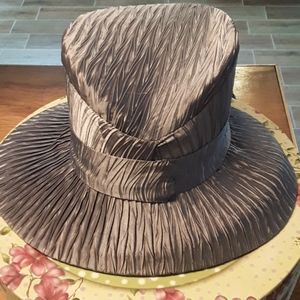 Pre Owned Ladies Church Hat